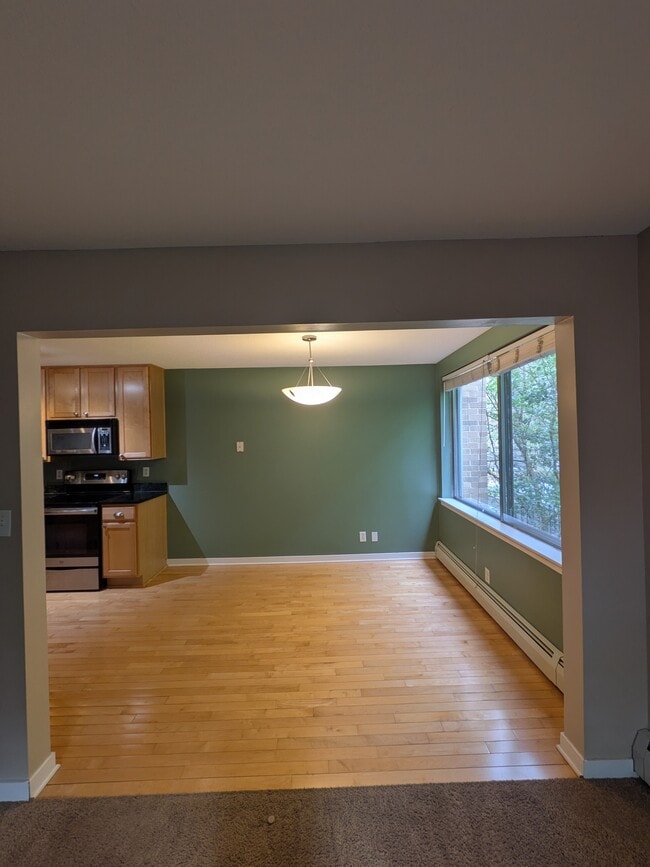 Photo - 1770 Bryant Ave S Unit 202