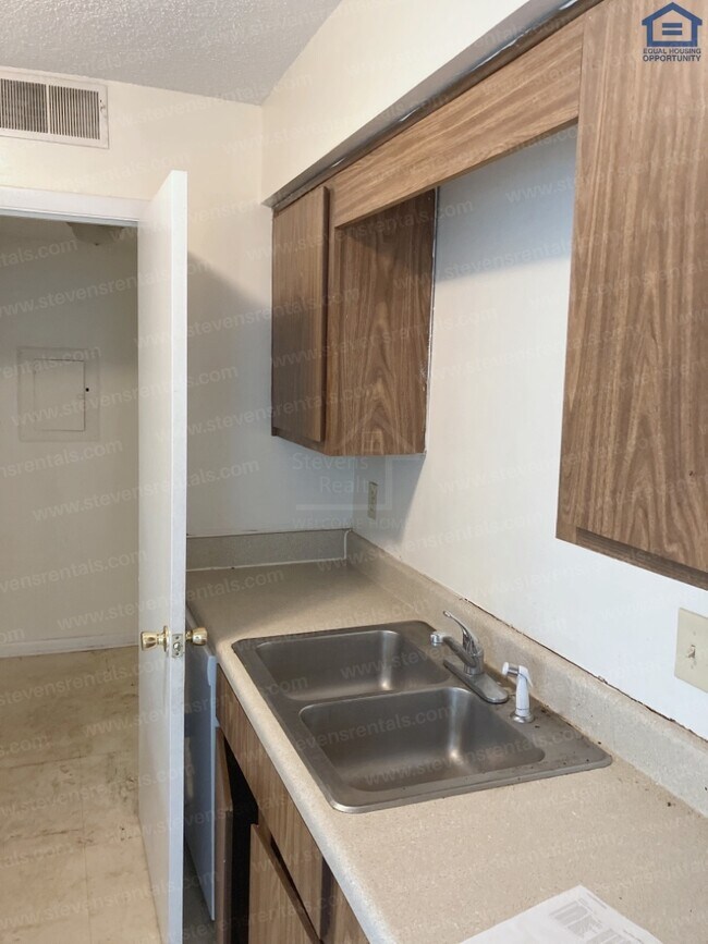 Photo - Green Acres Apartments