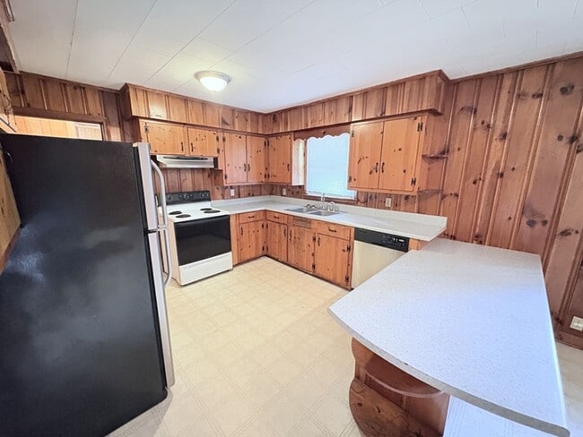 Photo - 650 Berkeley Dr