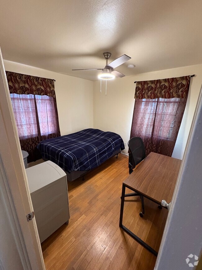 Building Photo - 1315 Dartmouth Dr NE Rental