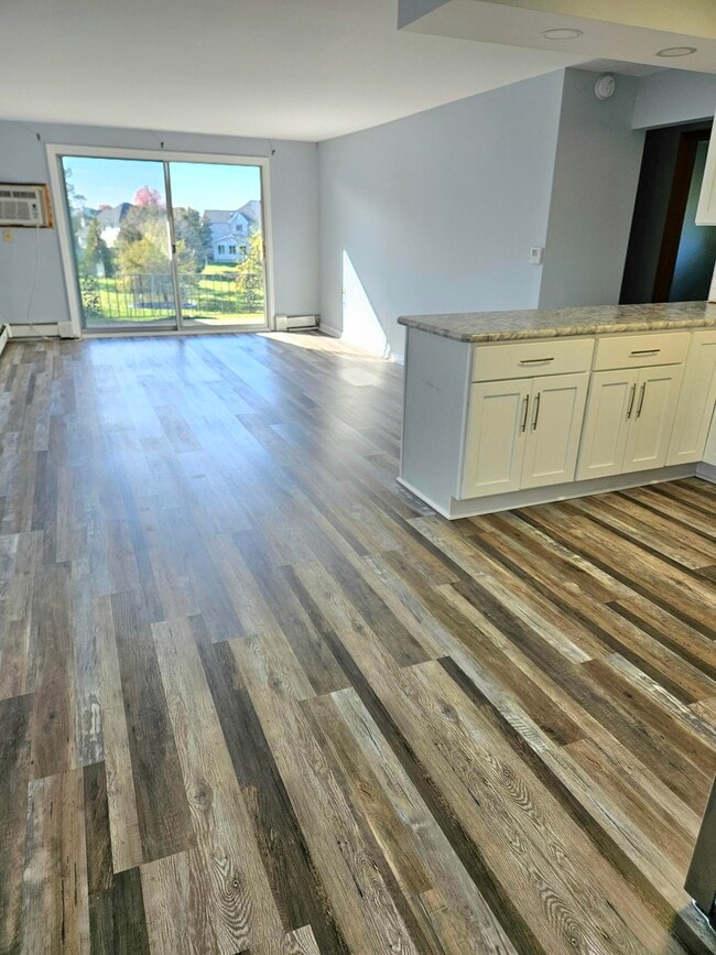 Sala de estar - 7288 Shawnee Rd