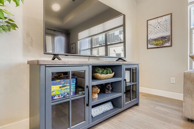 Photo - 5372 Allison St Unidad ID1338729P