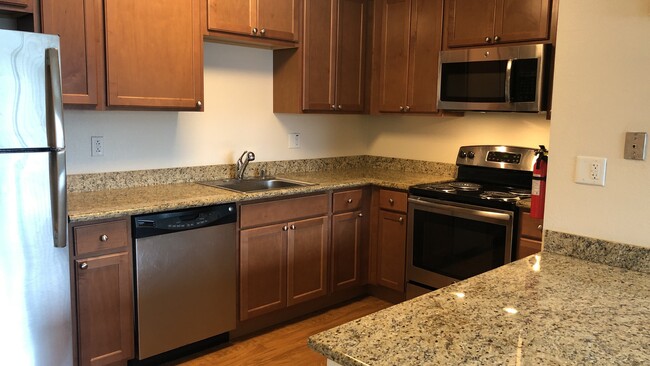 Building Photo - The Club at Eagle Point Rental