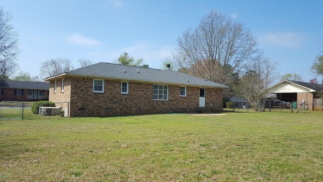 5573 Sandy Trace Dr.