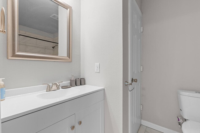 Photo - 1004 E Powell Ave Unidad ID1357996P