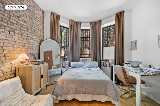 Building Photo - 39 St Pauls Pl Rental