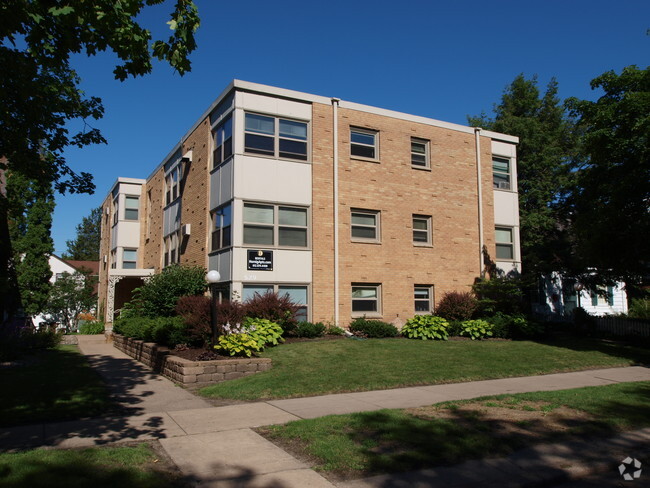 Building Photo - 529 Cleveland Ave S Rental