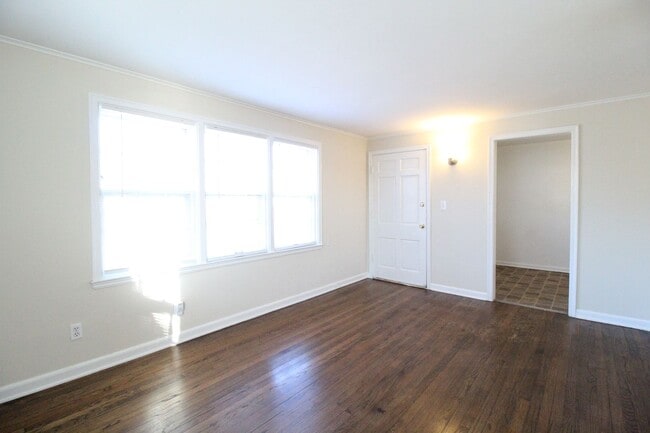 Photo - October FREE On This 1 Bedroom 1 Bath Dupl...