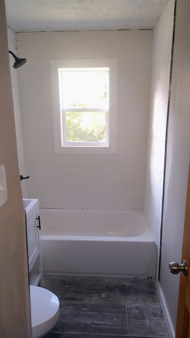 Baño nuevo - 2626 Vucrest Ave