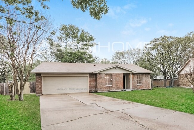 Building Photo - 913 Pepperidge Ct