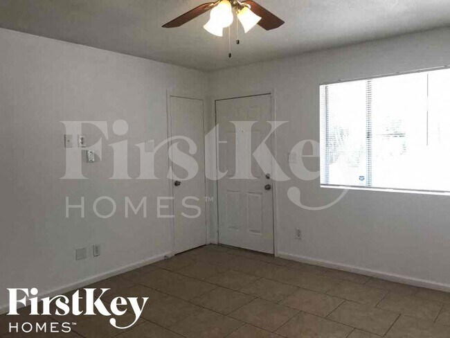 Photo - 8707 N 41st Ave