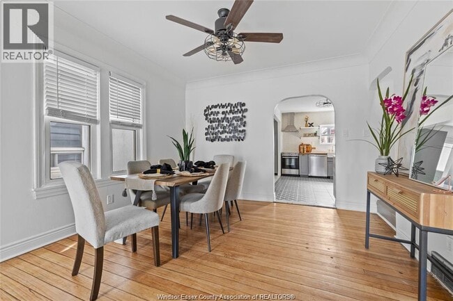 Photo - 809 Gladstone Ave