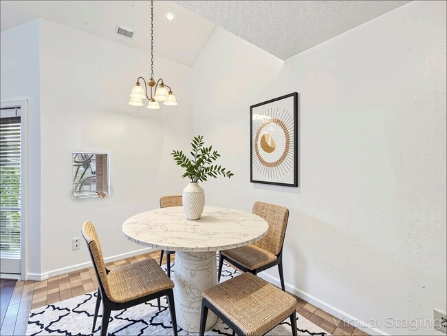 Building Photo - 2021 Spenwick Dr Unit 227