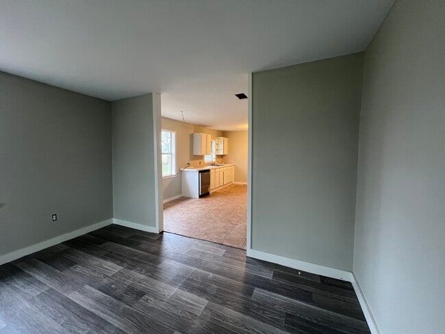 Photo - 850 NE Acc Rd