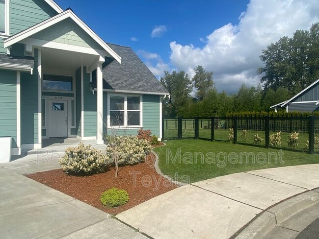 Photo - 810 Sisters Ct