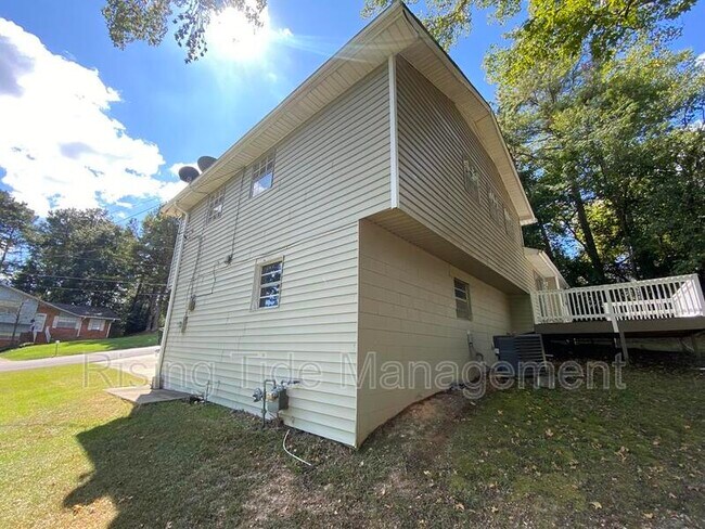 Photo - 540 20th Ct NE