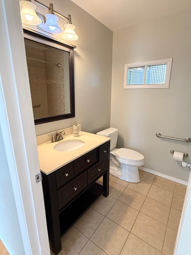 Photo - 1524 Martha St NE