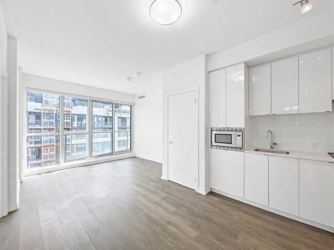 Photo - 49 E Liberty St