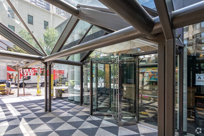 Entrada - The Allegro