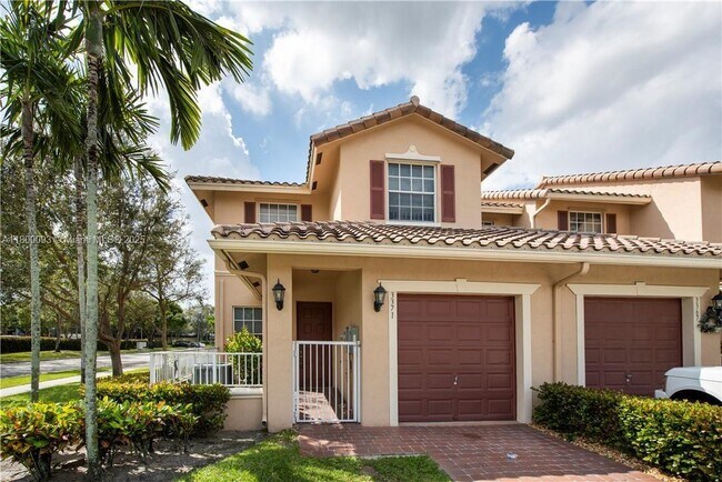 Photo - 3371 Lakeside Dr Townhome