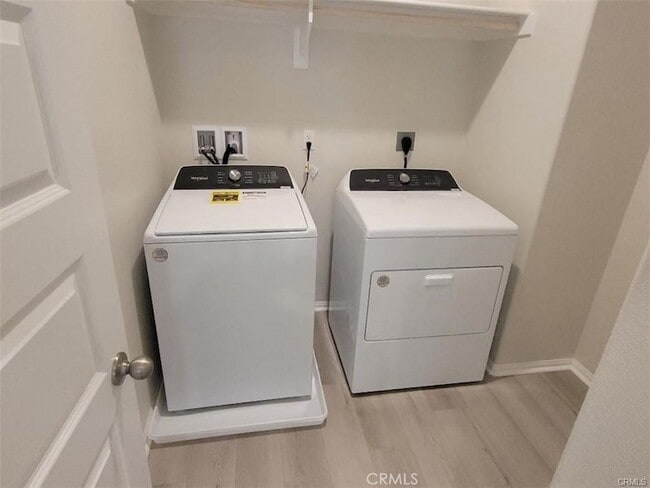 Photo - 2058 Bergamot St