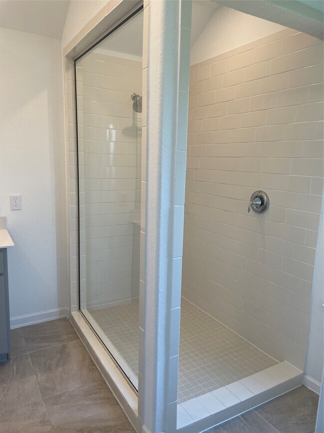 Photo - 621 Aspen Falls Ct