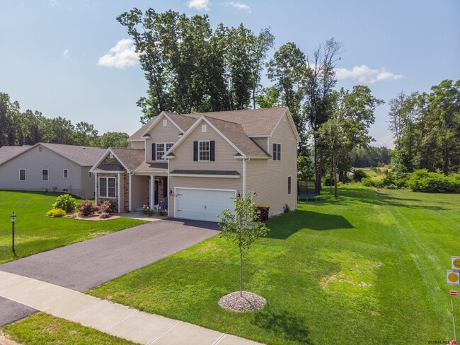 Photo - 106 Balsam Way