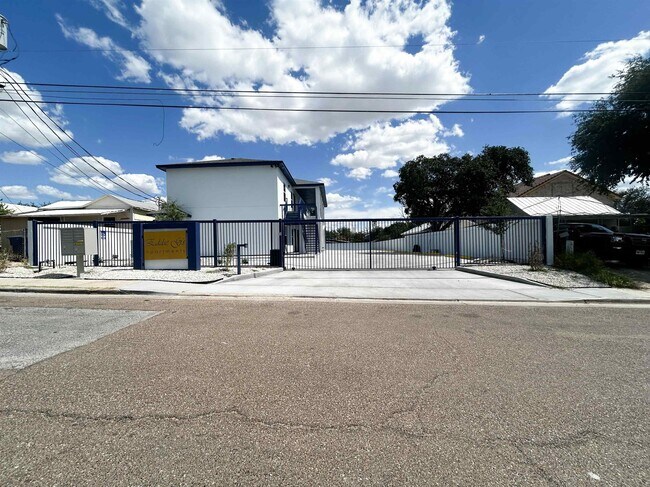 Photo - 615 E Lane St Unit 1