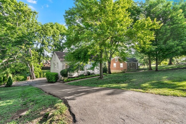 Photo - 702 Canebrake Dr