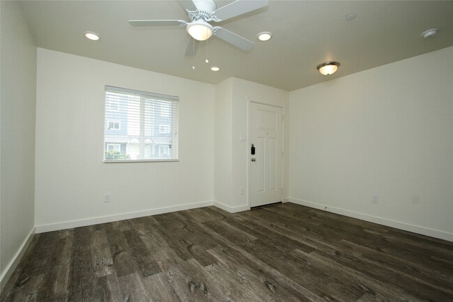 Photo - 21155 Gosling Rd