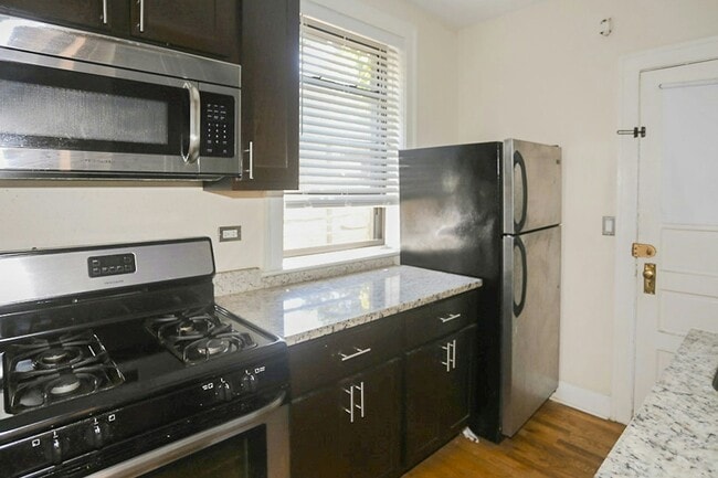 Building Photo - 4717 N Leavitt St Unit 1 Rental