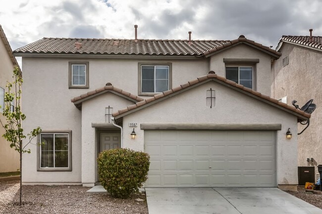 Building Photo - Beautiful 3 bedroom, 2.5 bath 2 story home!