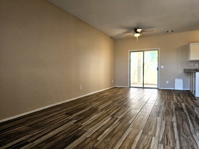 Photo - 2300 E Magma Rd