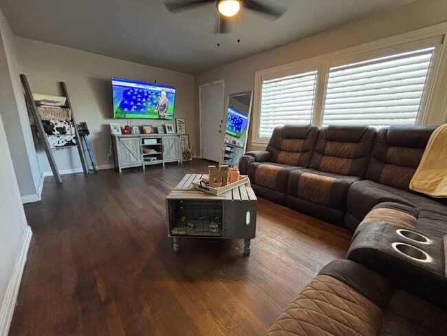 Photo - 114 Holly St