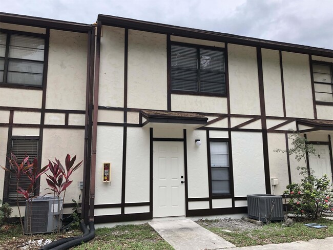 Photo - 5190 Breckenridge Pl Townhome