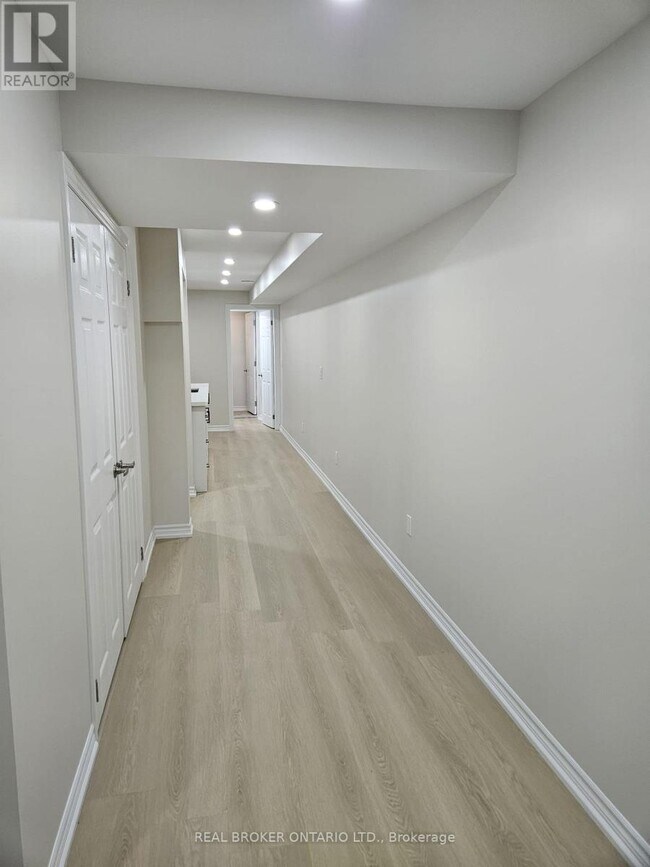 Photo - 5672 Dorchester Rd