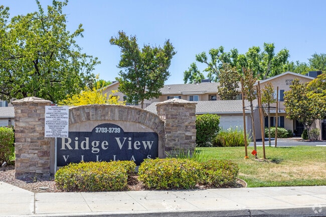 Entrance - Ridgeview Villas