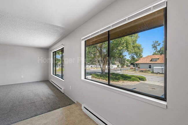 Photo - 2628 E Wellesley Ave Unidad 1
