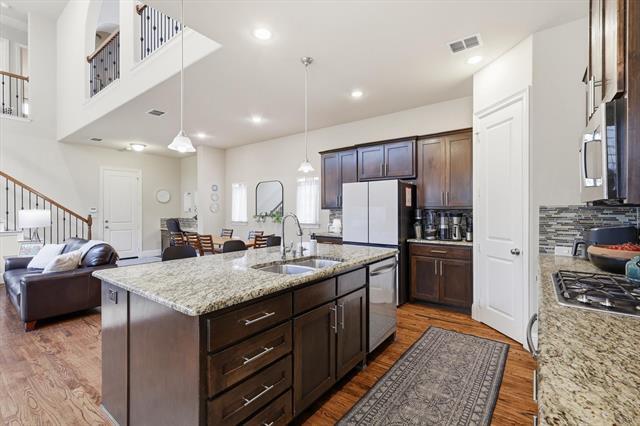 Photo - 775 Cameron Ct