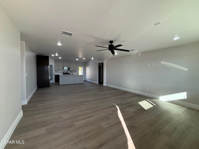 Photo - 2633 Dunoon Dr