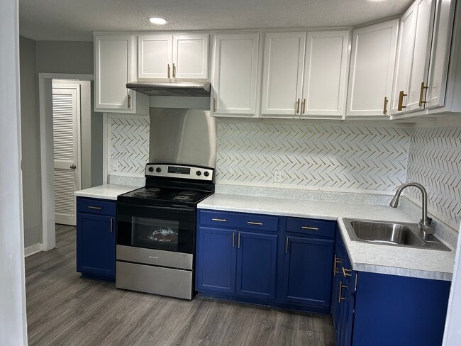 Building Photo - 2508 Oak Forest Dr