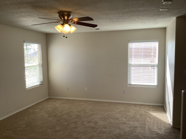 Photo - 5726 Quay Dr NE