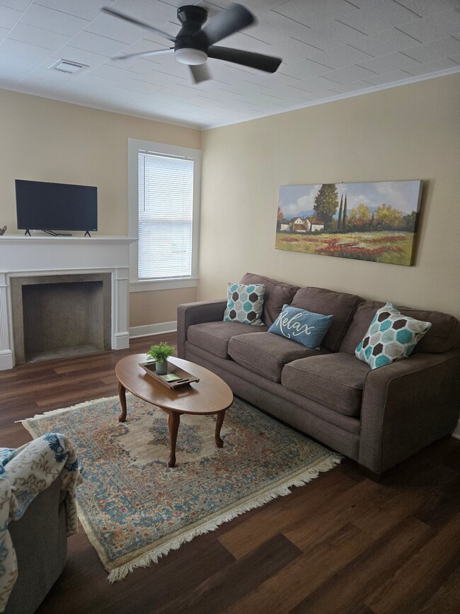 Photo - 812 N 5th St