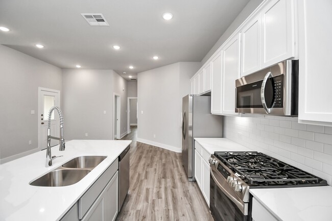 Photo - 21030 Shore Oak Dr
