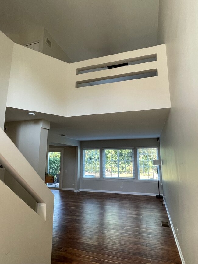 Photo - 357 Persimmon Ct