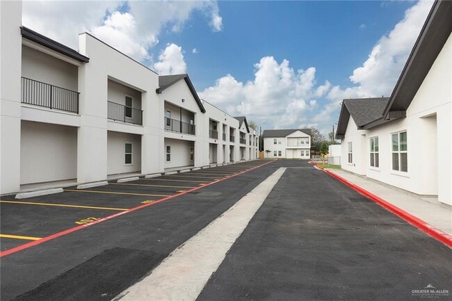 820 E Cedar Ave Unit 101