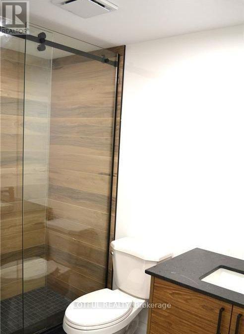 Photo - 503 Athlone Ave