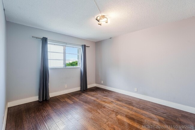 900 NE 12th Ave Unit 408