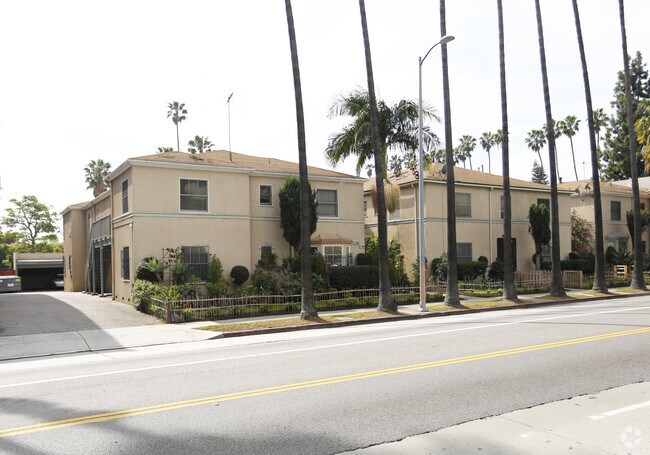 Photo - 7762-7770 Hollywood Blvd Apartments