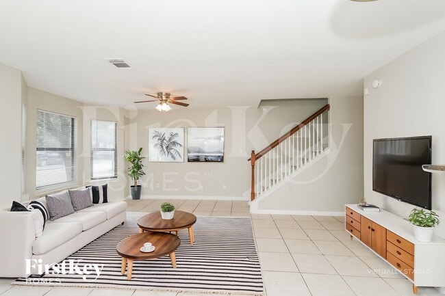 Photo - 2920 La Estancia Ln
